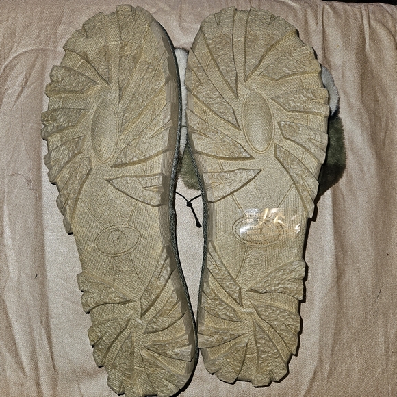 Sasha Fluffy Faux Fur Camo Slip-on Sandal Slippers Size 11, lug sole - Picture 6 of 7